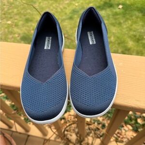 Skechers Women's Navy Slip-On Flats NWOT